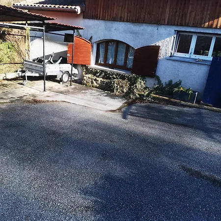 Homestay Maison A *